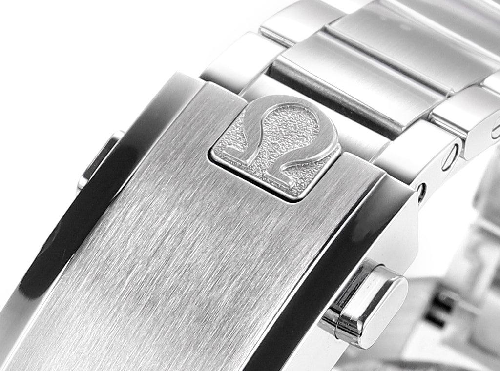 Omega Speedmaster Professional “Snoopy Edition” 42mm