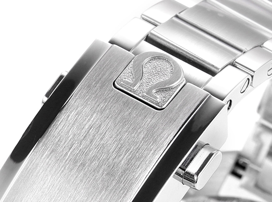 Omega Speedmaster Professional “Snoopy Edition” 42mm
