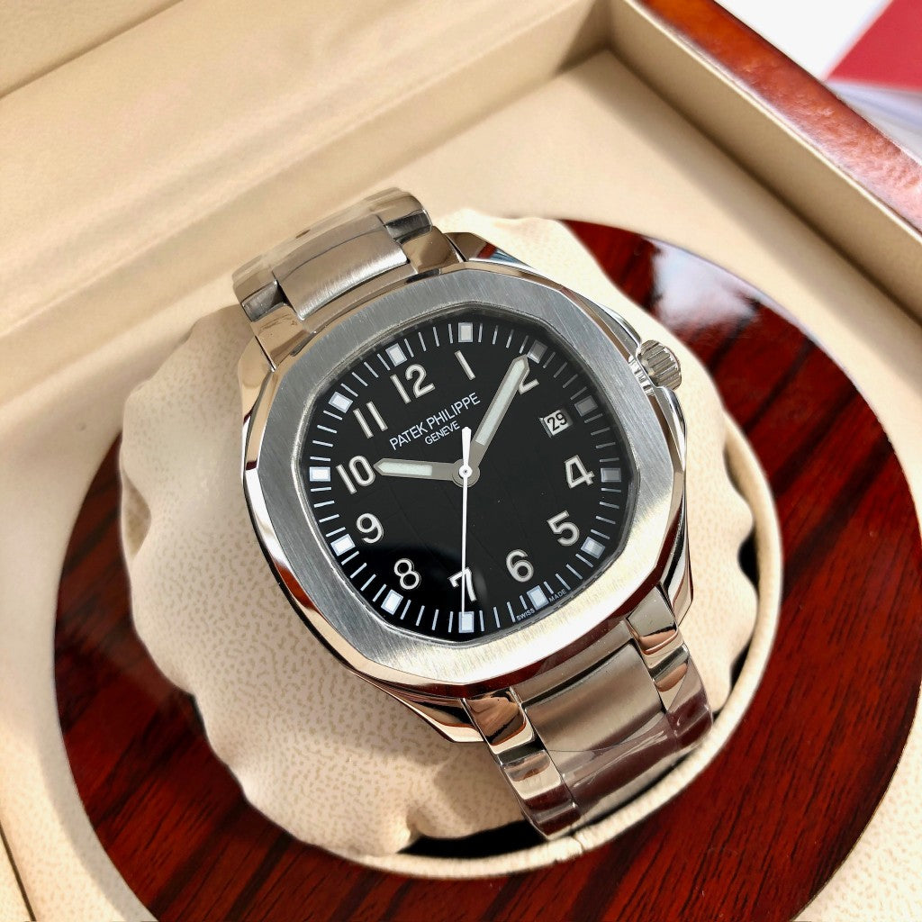 Patek Philippe Aquanaut Esfera negra clásica 40.8mm