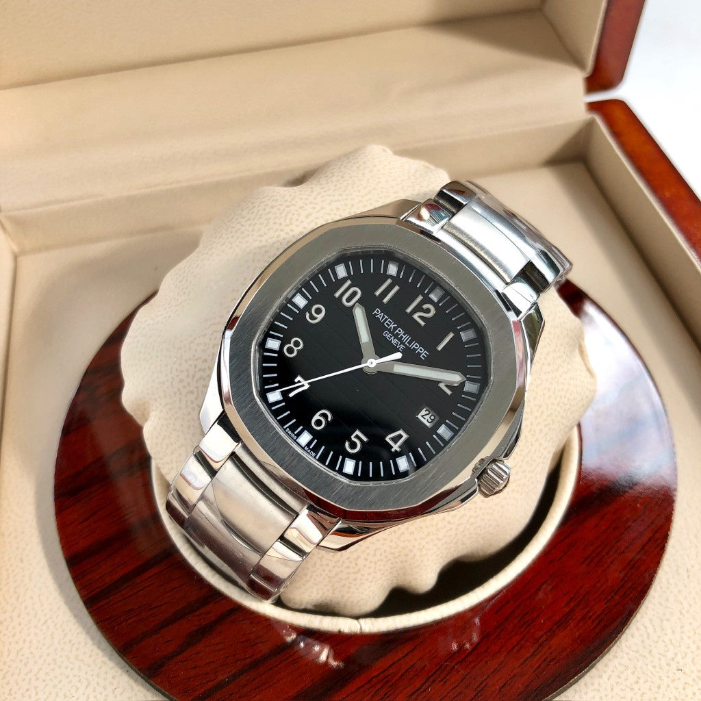 Patek Philippe Aquanaut Esfera negra clásica 40.8mm