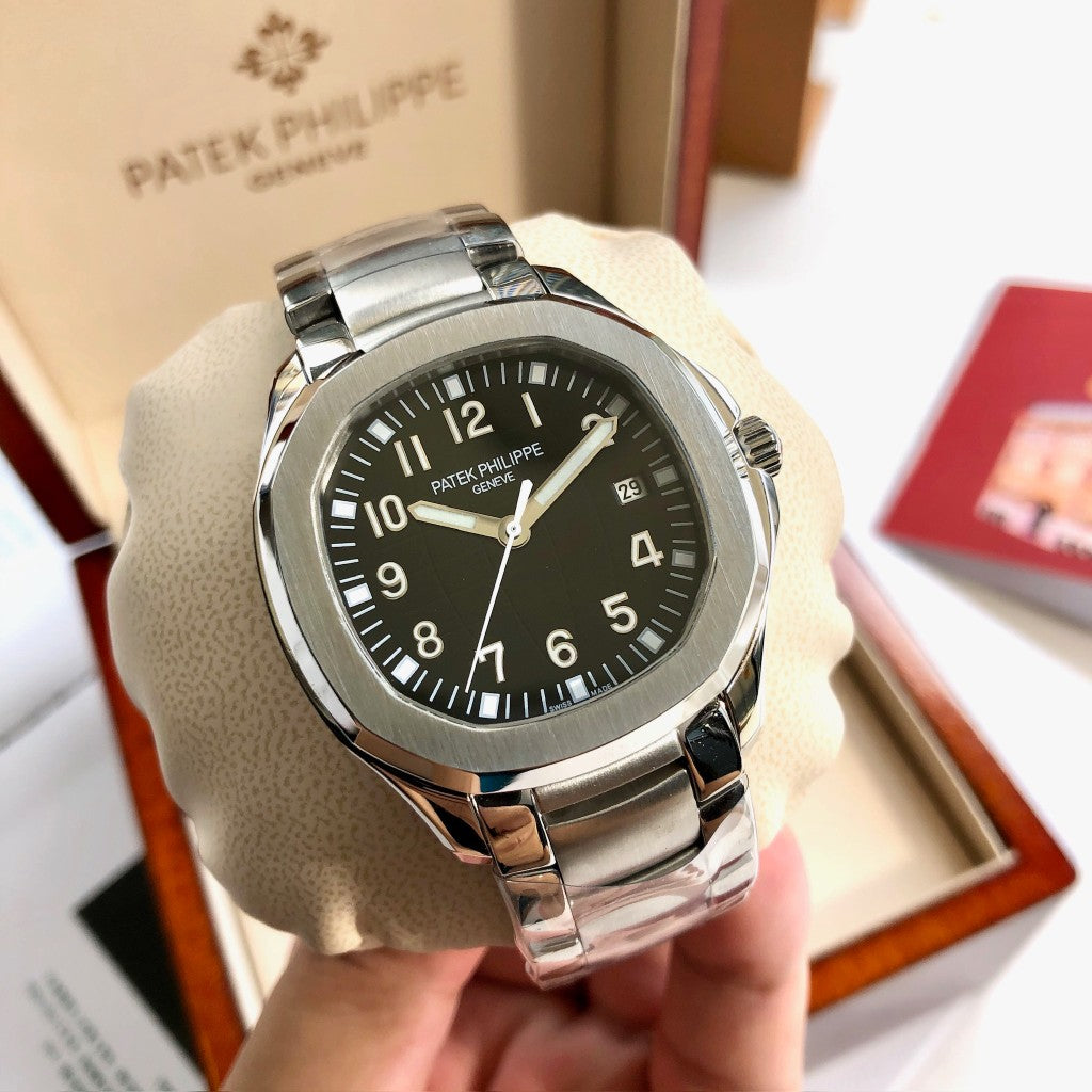 Patek Philippe Aquanaut Esfera negra clásica 40.8mm