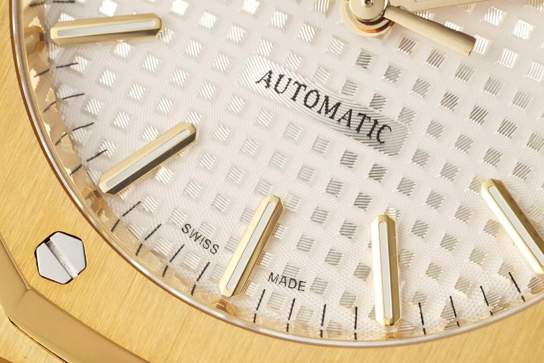Audemars Piguet Royal Oak Dorado Esfera Blanca 41mm
