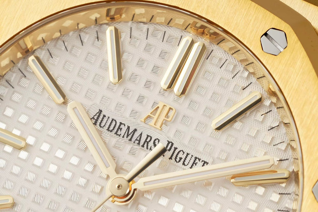 Audemars Piguet Royal Oak Dorado Esfera Blanca 41mm