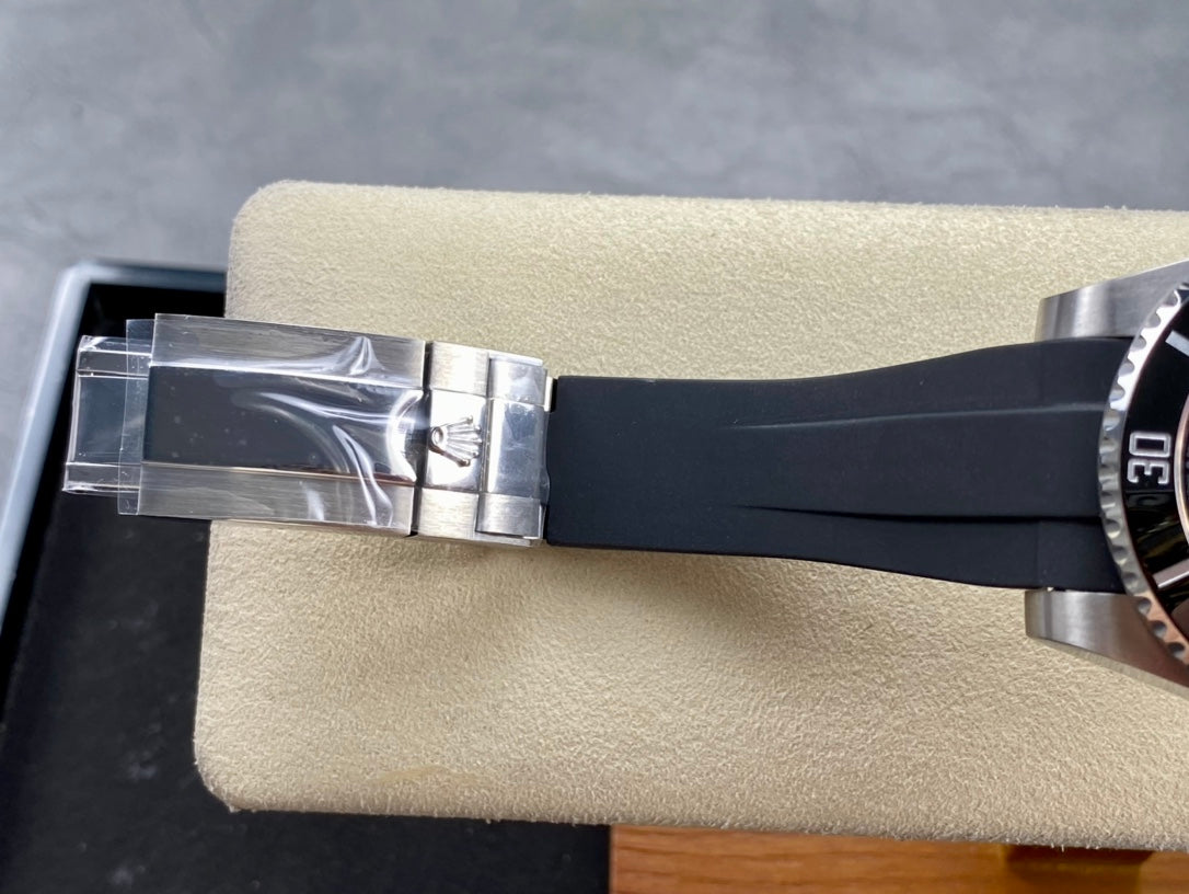 Rolex Oyster Perpetual Submariner Date 41mm Caucho Negro 41mm