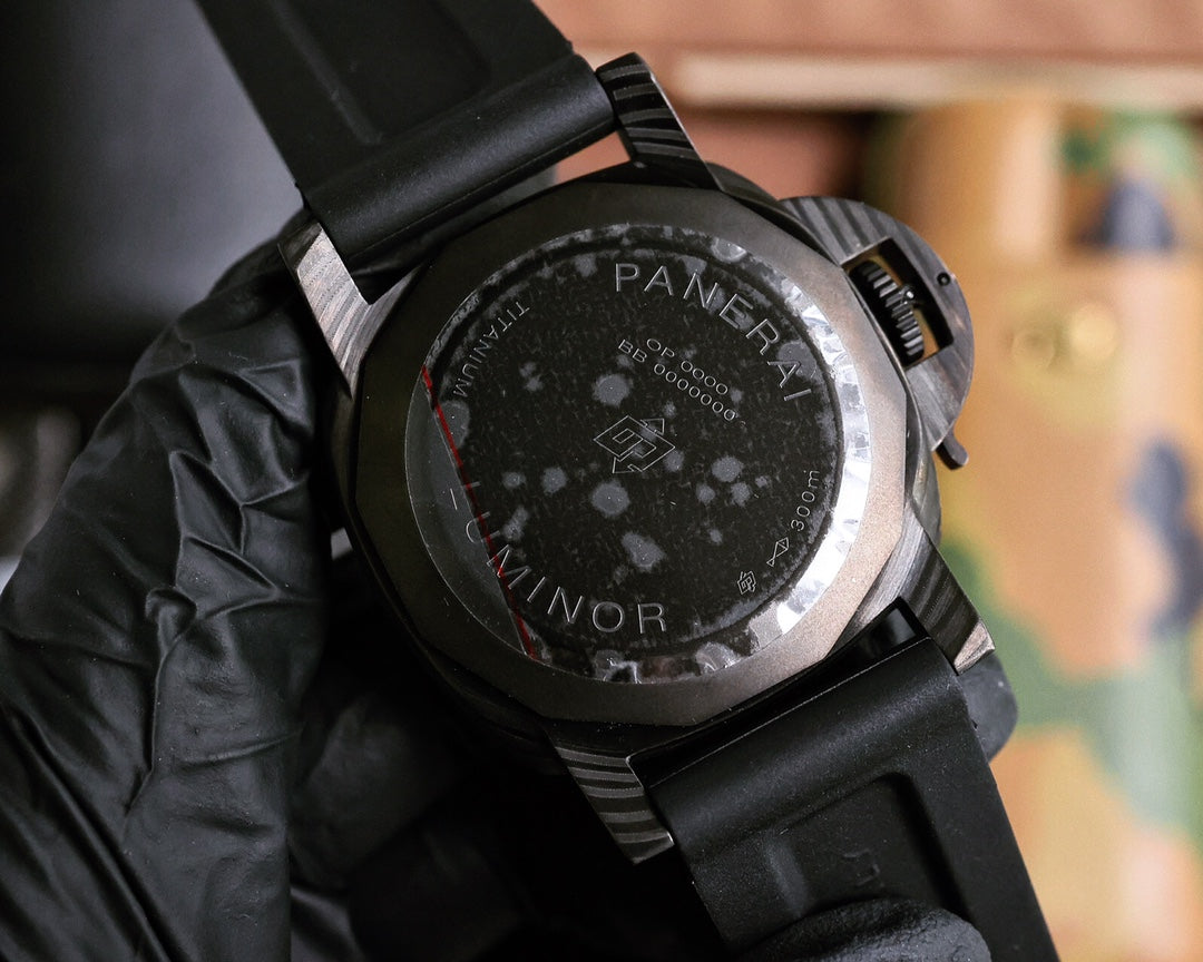 Panerai Luminor Marina Blanco / Carbono 44mm