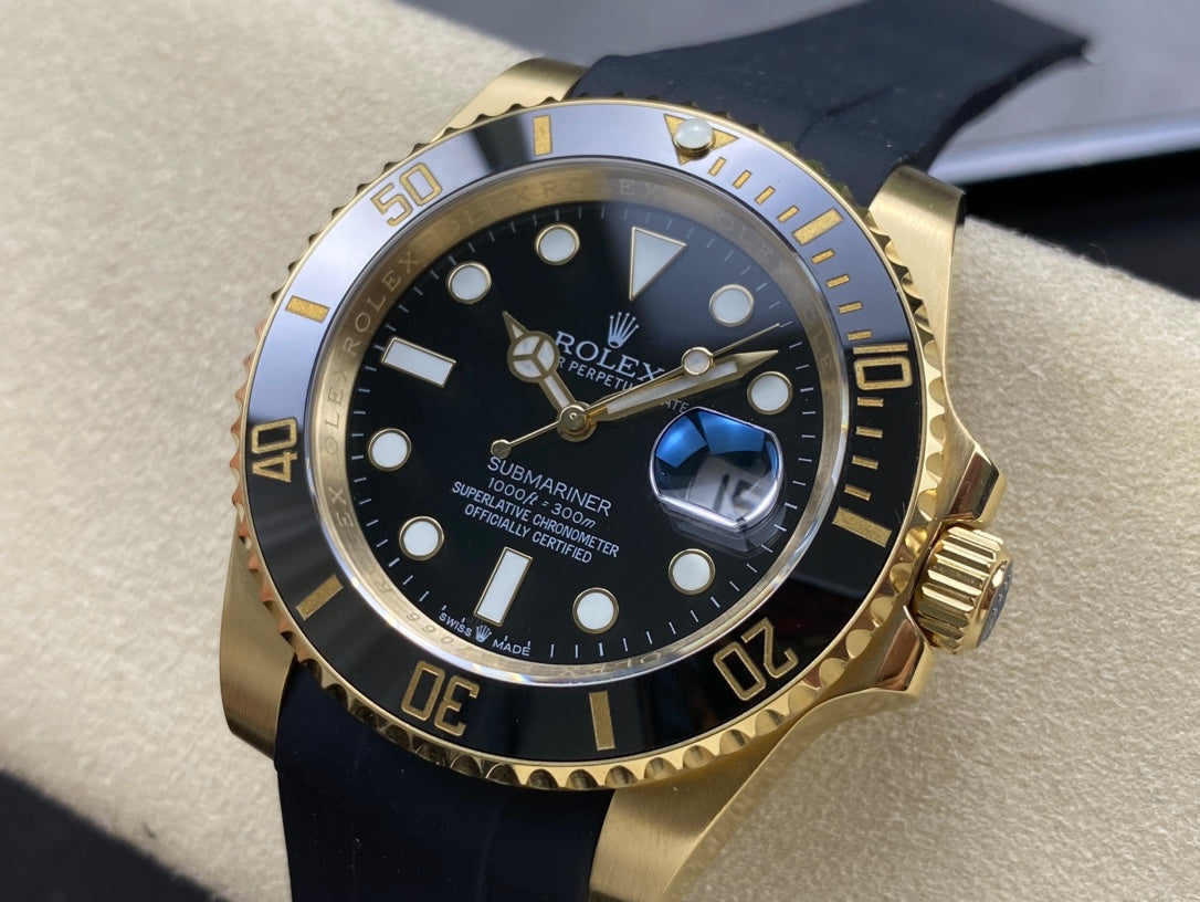 Rolex Oyster Perpetual Submariner Date 41mm Oro & Negro Caucho 41mm