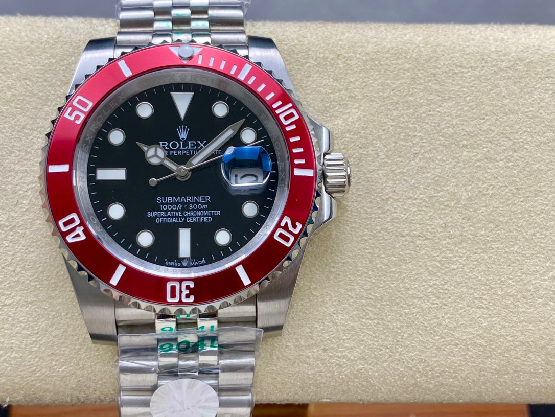 Rolex Oyster Perpetual Submariner Date Rojo & Negro con brazalete Jubilee 40mm