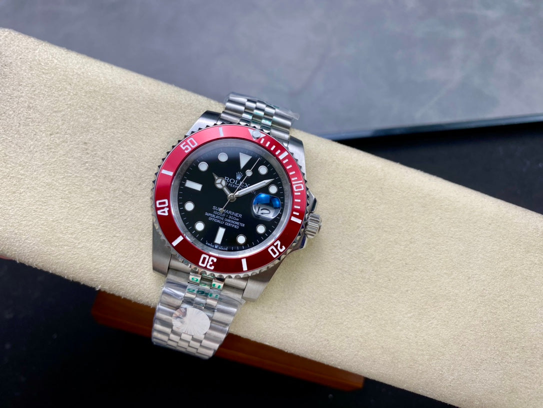 Rolex Oyster Perpetual Submariner Date Rojo & Negro con brazalete Jubilee 40mm