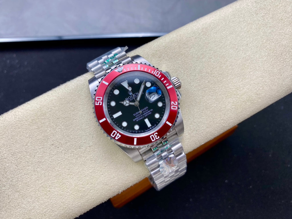 Rolex Oyster Perpetual Submariner Date Rojo & Negro con brazalete Jubilee 40mm