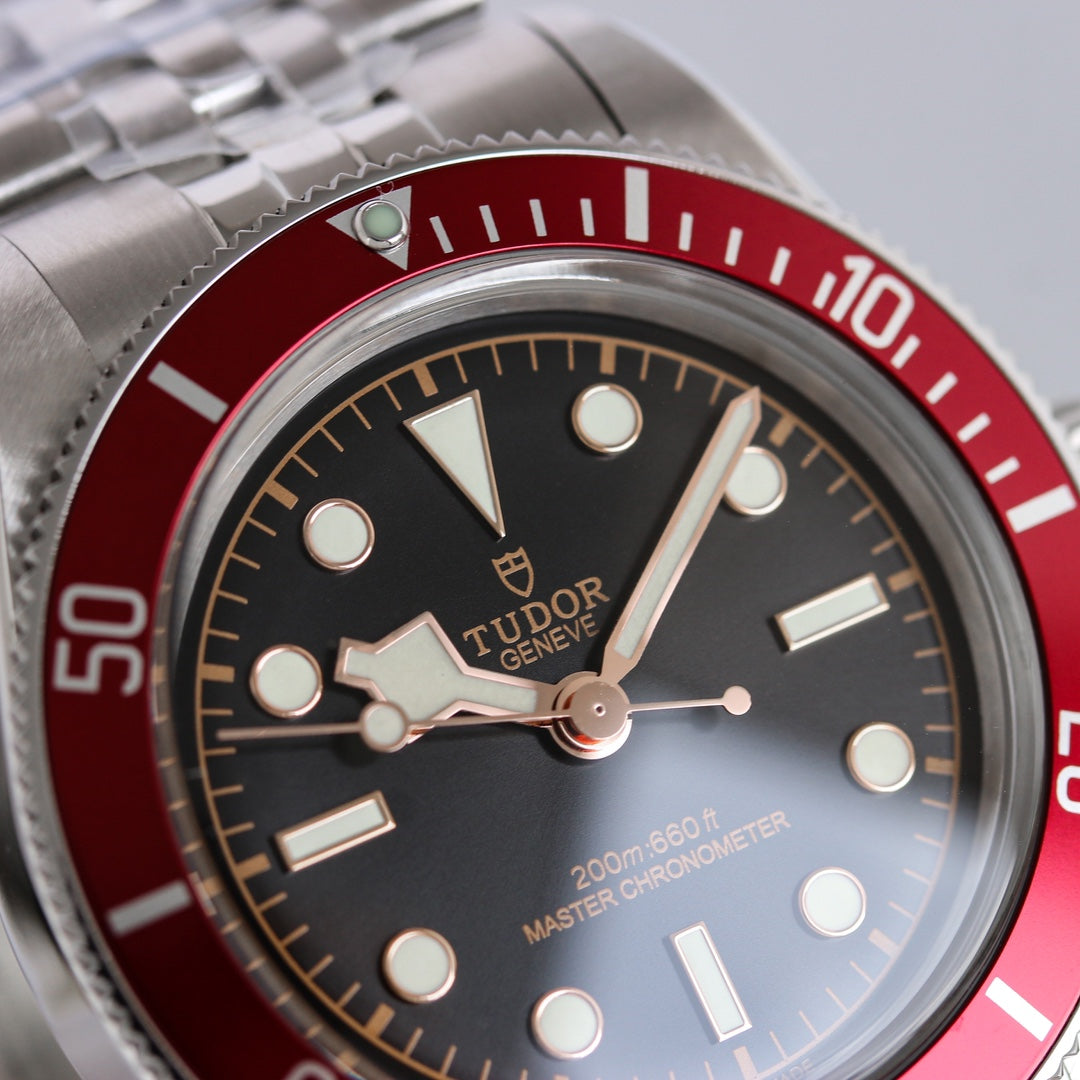 Tudor Black Bay Bisel Rojo 41mm