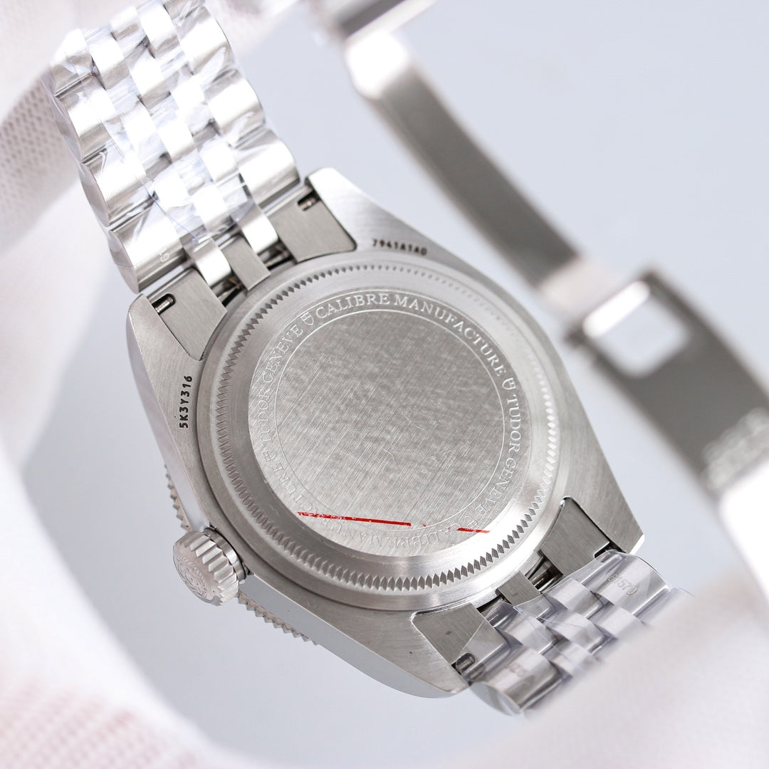 Tudor Black Bay Bisel Rojo 41mm